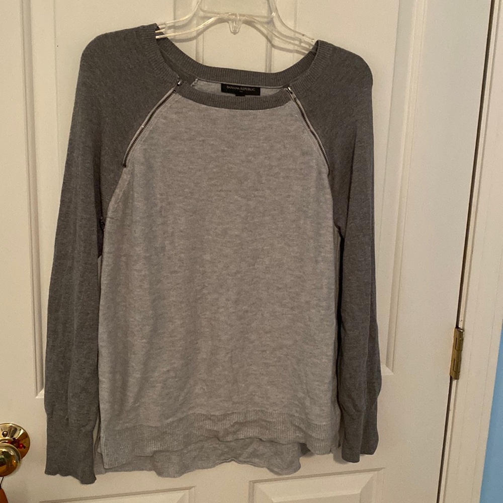 Two-toned Gray Sweater; Zipper Accents